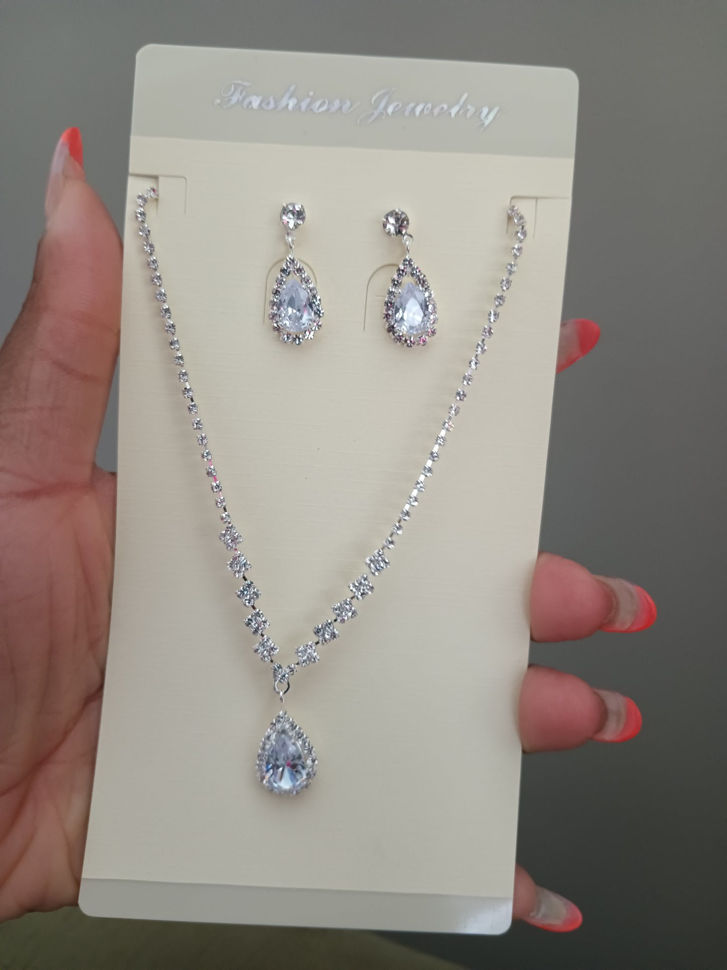 Bernet Necklace Set