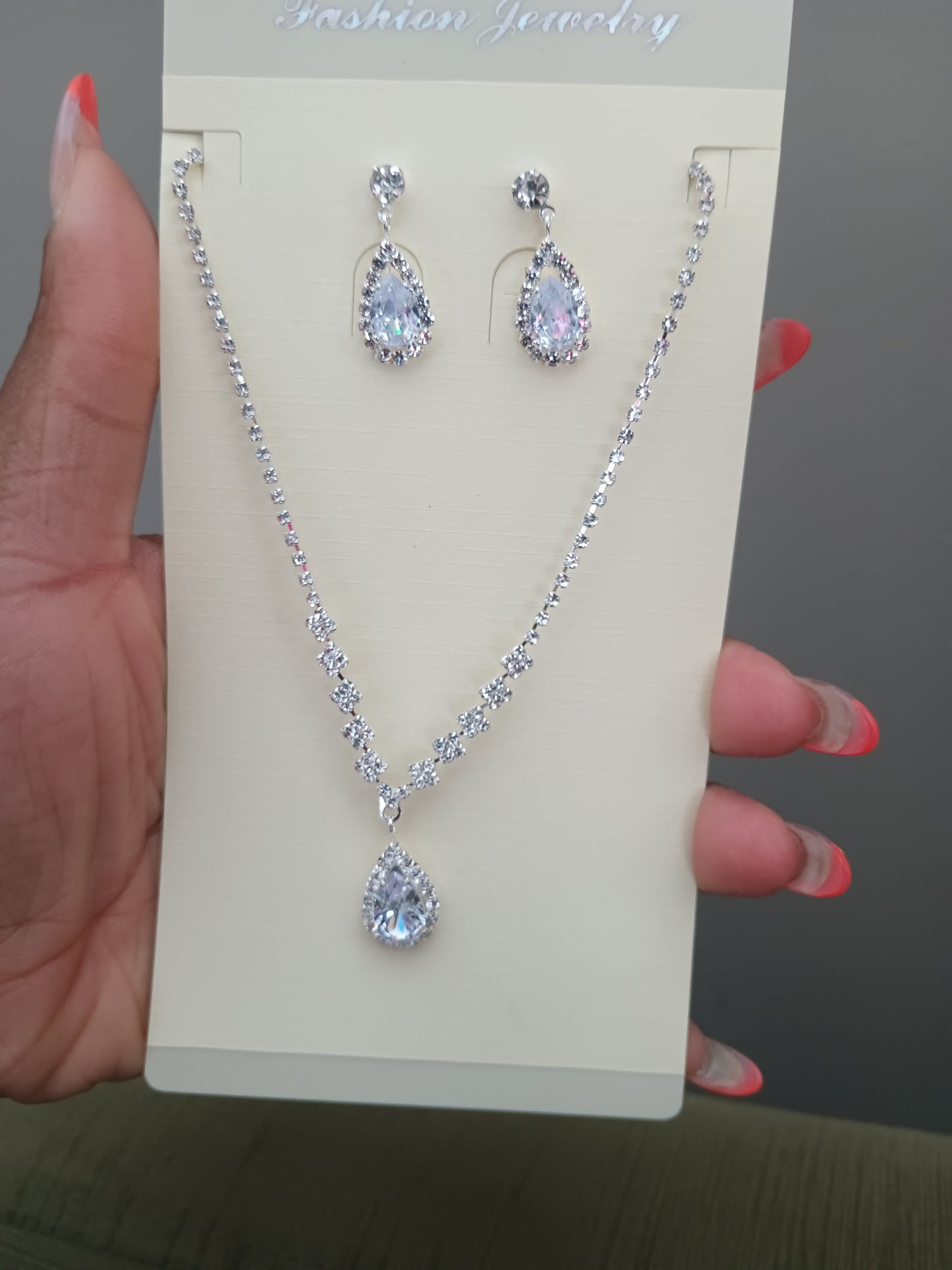 Bernet Necklace Set