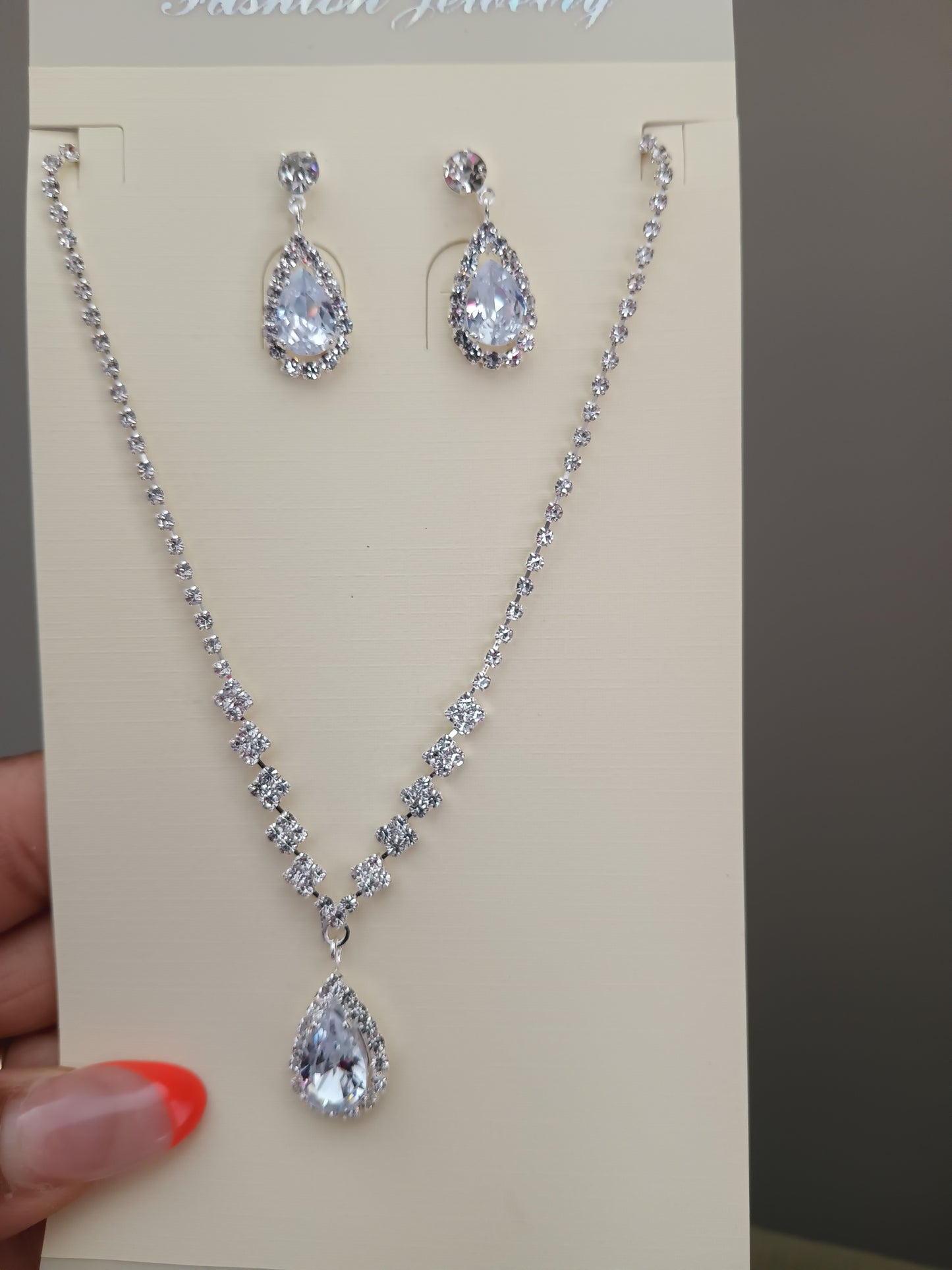 Bernet Necklace Set