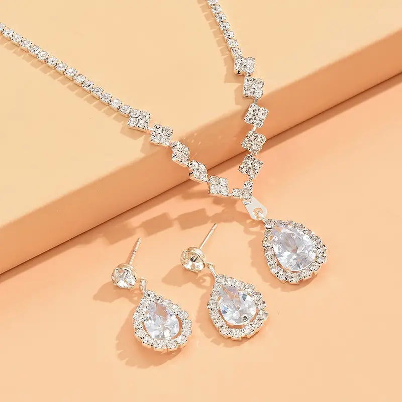 Bernet Necklace Set
