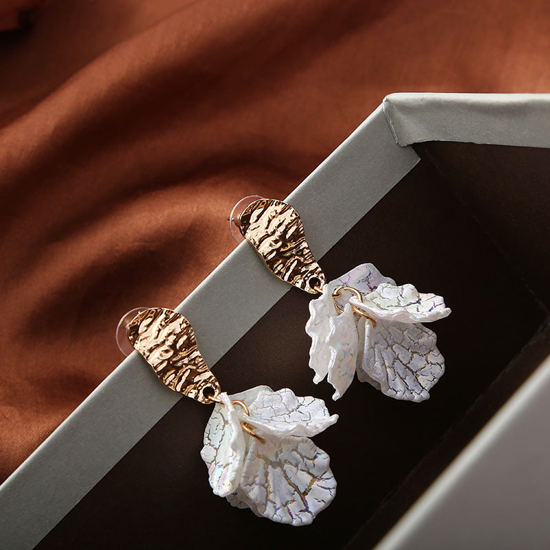 White Shell Cracked Earrings