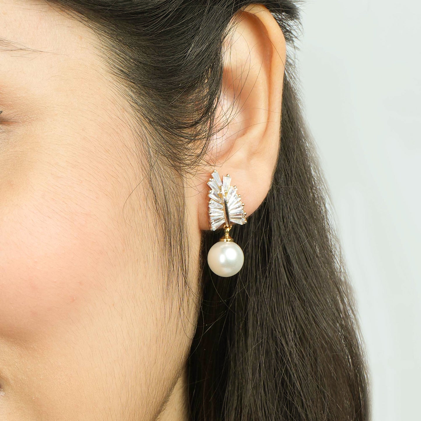 Mellony Crystal Pearl Earrings