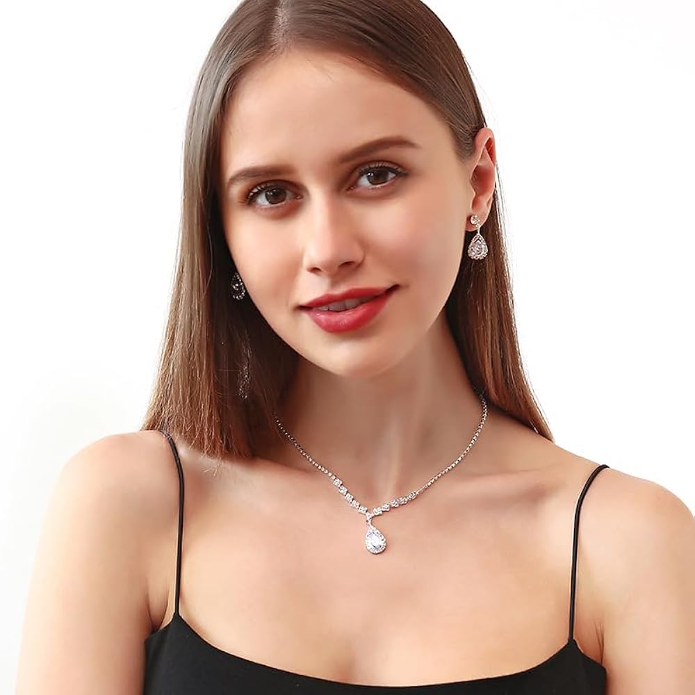 Bernet Necklace Set