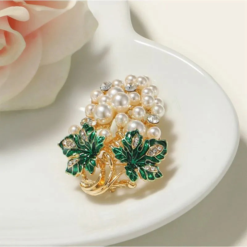 Grapple Grape Brooch/Pendant