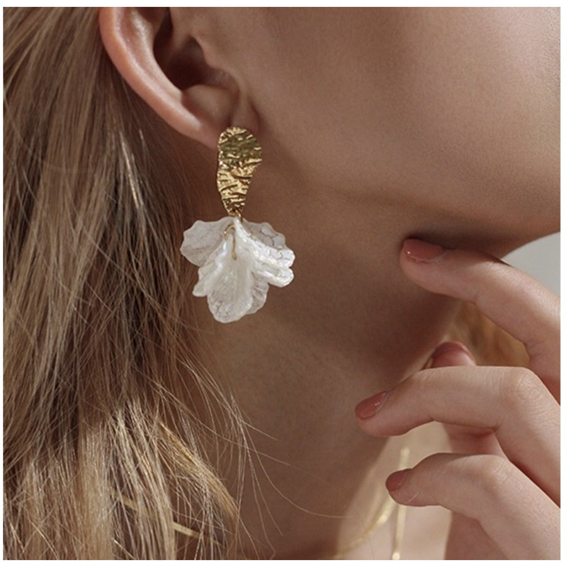 White Shell Cracked Earrings