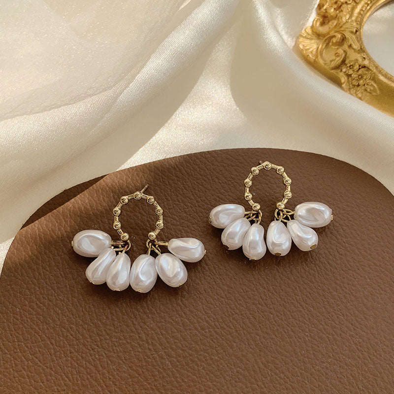 Hallow Pearl Earrings