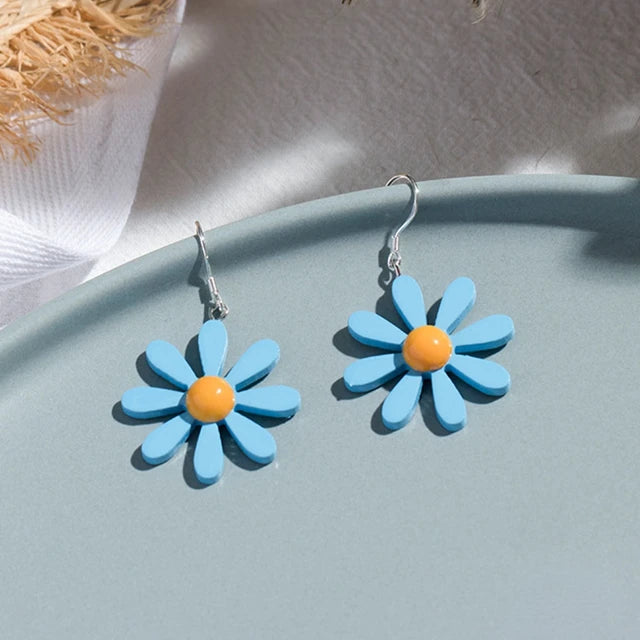 Resin Daisy Flower Earrings