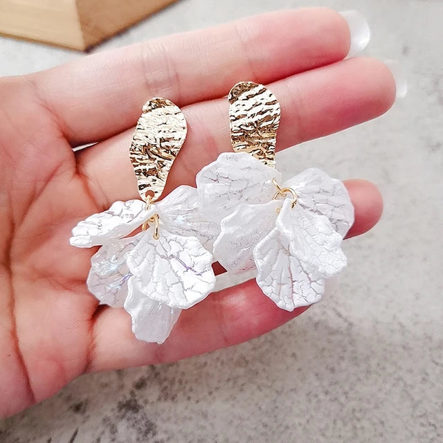 White Shell Cracked Earrings