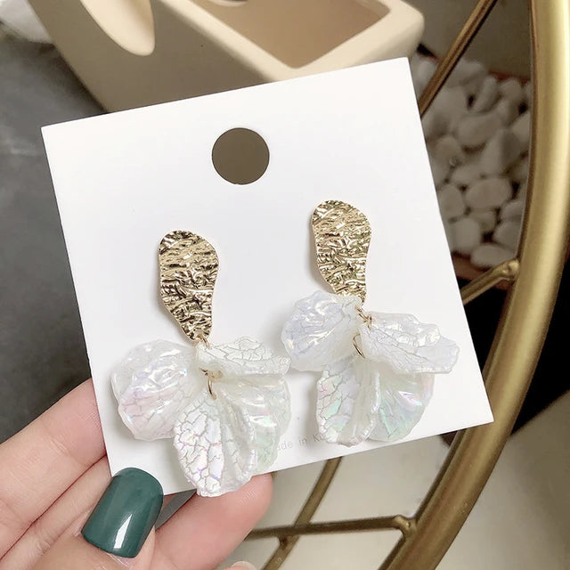 White Shell Cracked Earrings