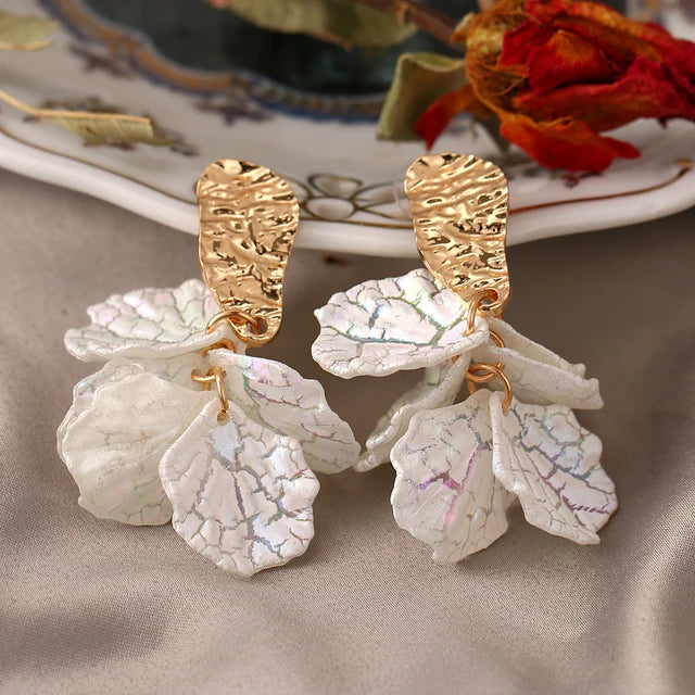 White Shell Cracked Earrings