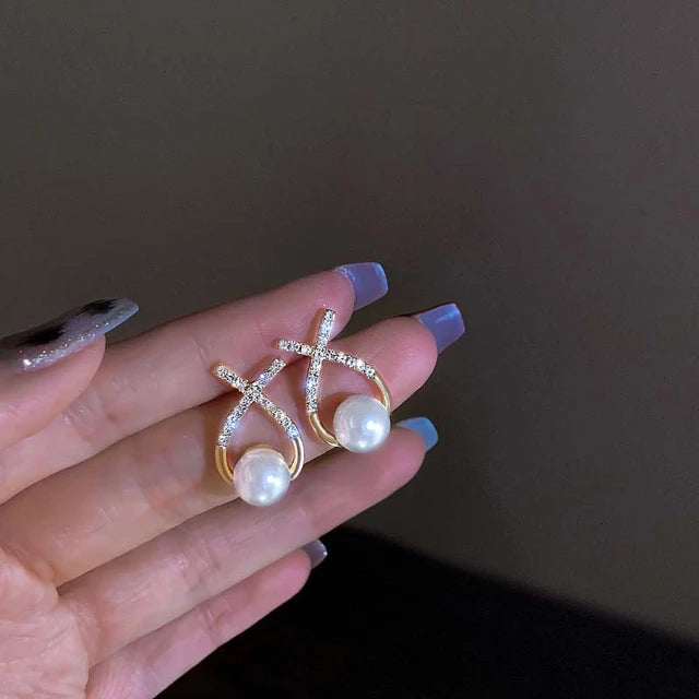 Robyn Pearl Earrings