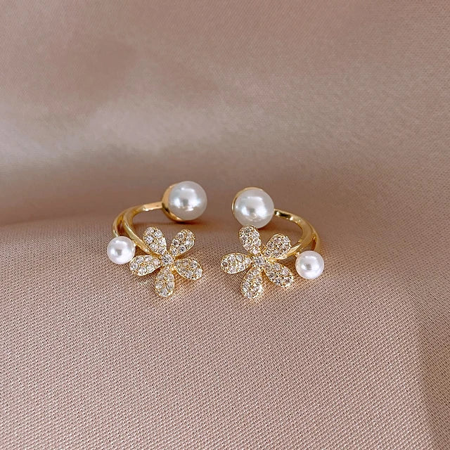 Renina Pearl Stud Earrings