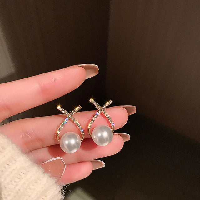 Robyn Pearl Earrings