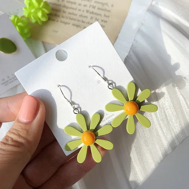 Resin Daisy Flower Earrings