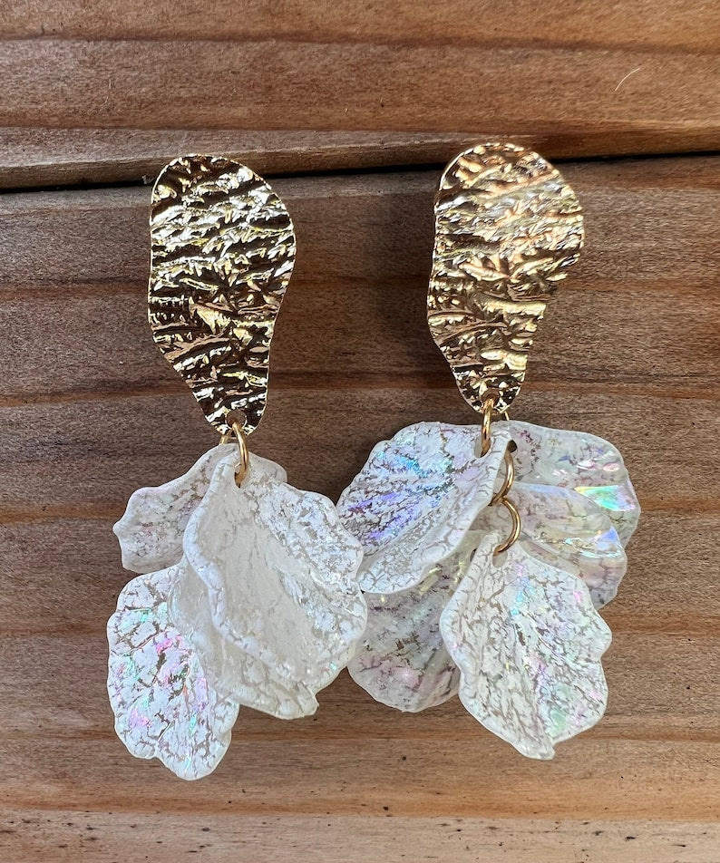 White Shell Cracked Earrings