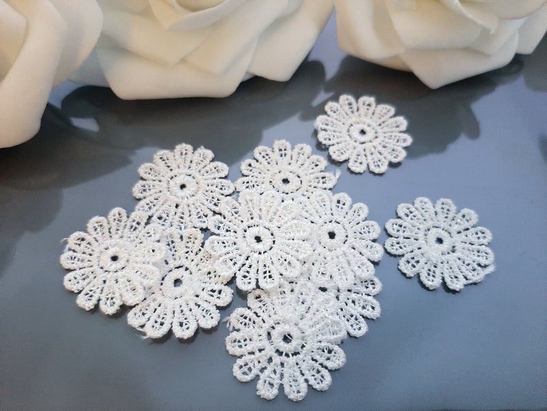 Daisy Lace Trim