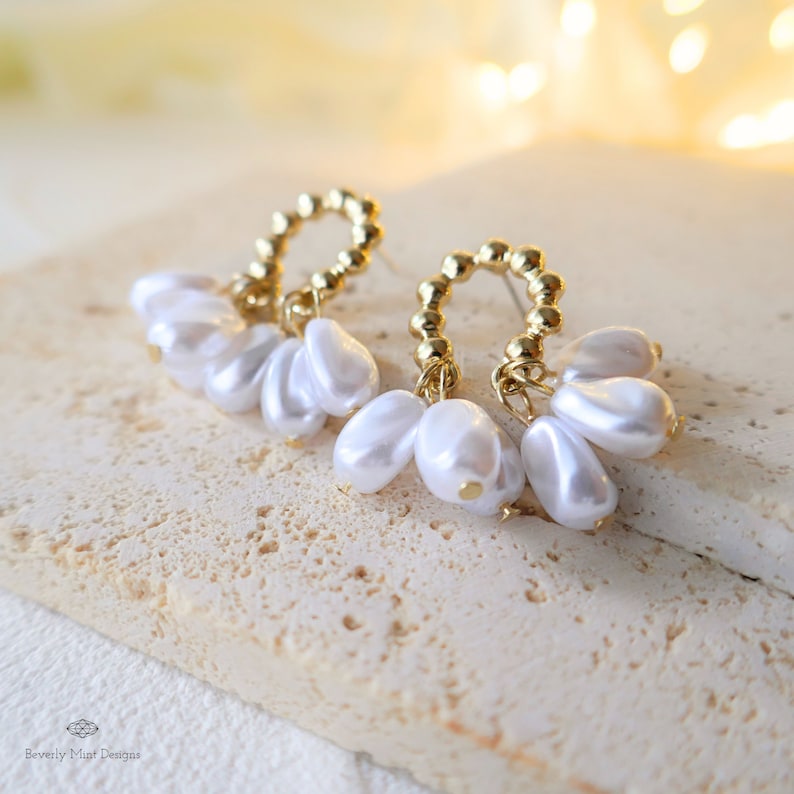 Hallow Pearl Earrings