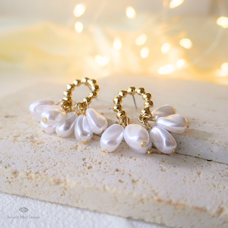 Hallow Pearl Earrings