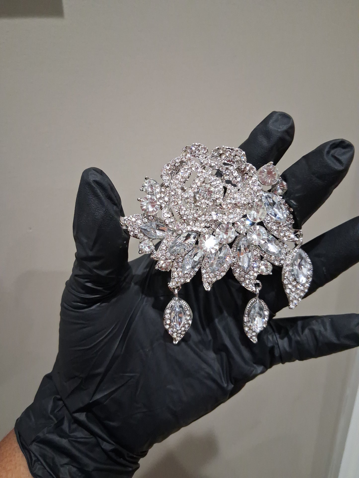 Rosa Rhinestone Brooch