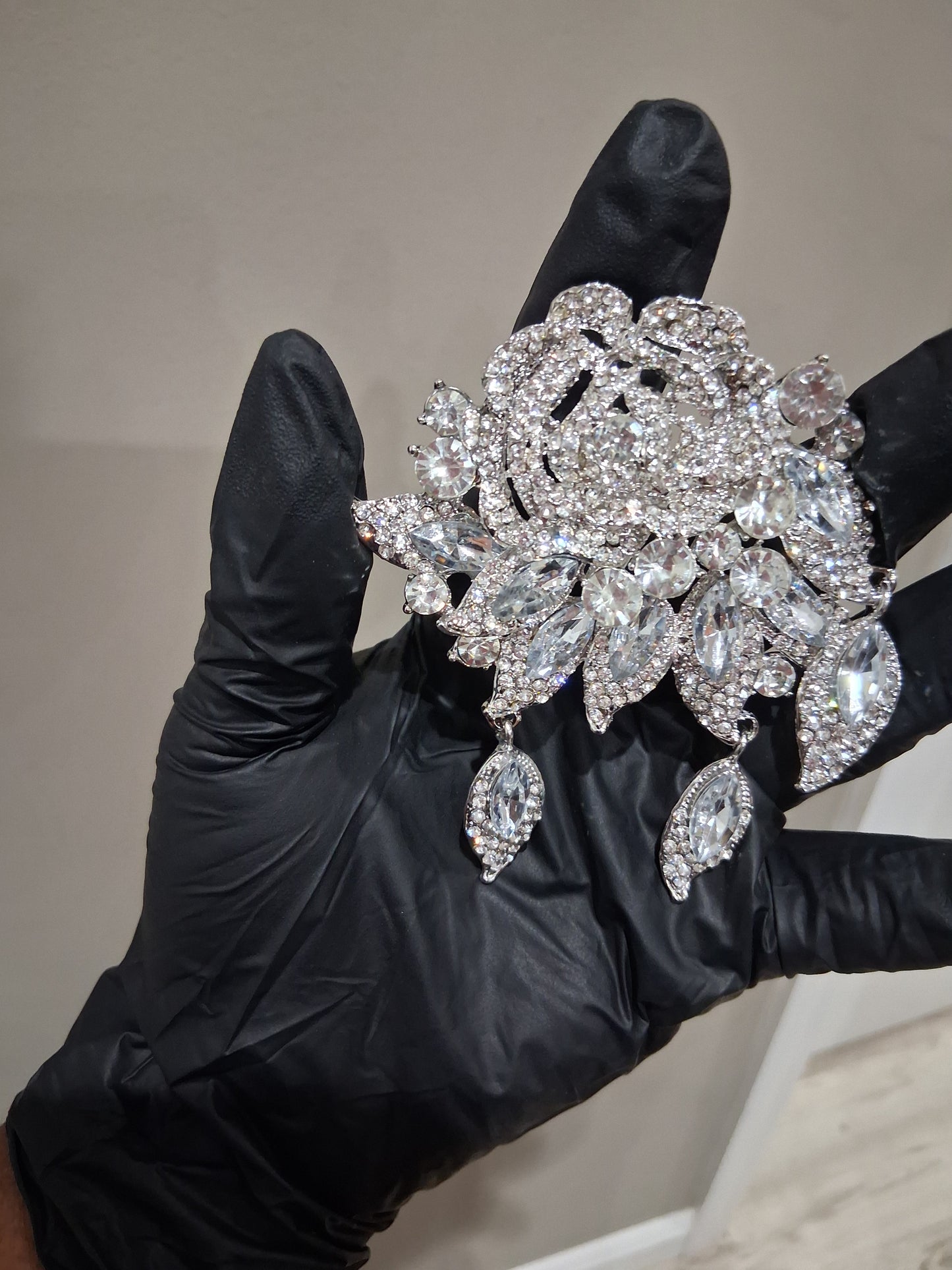 Rosa Rhinestone Brooch