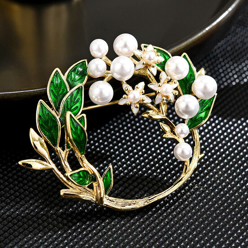 Gloriana Emerald Brooch