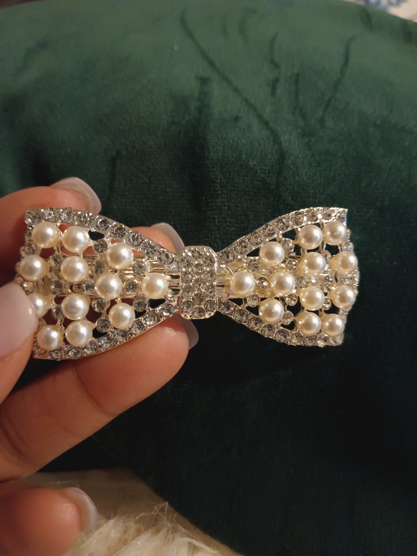 Renae Pearl Bow