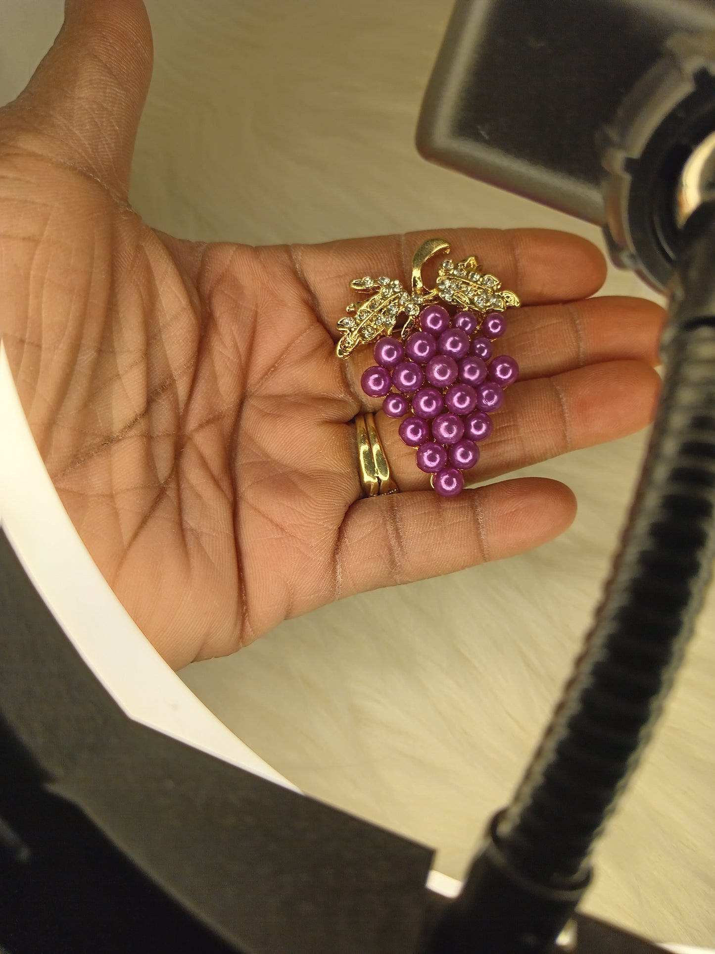 Grapple Grape Brooch/Pendant