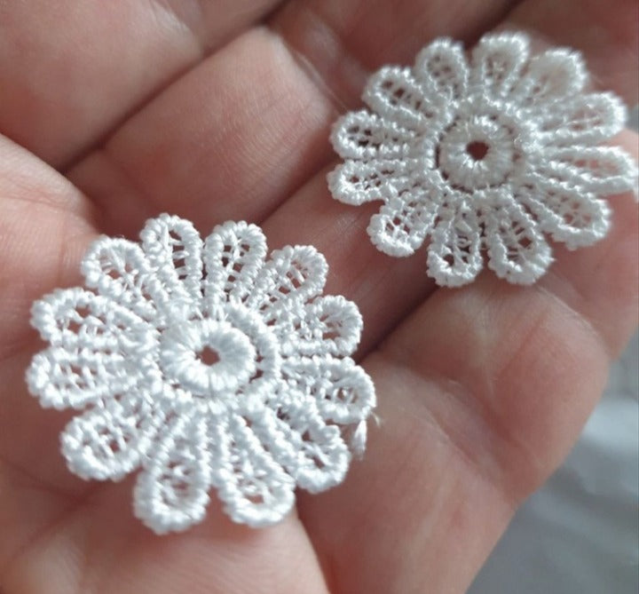 Daisy Lace Trim