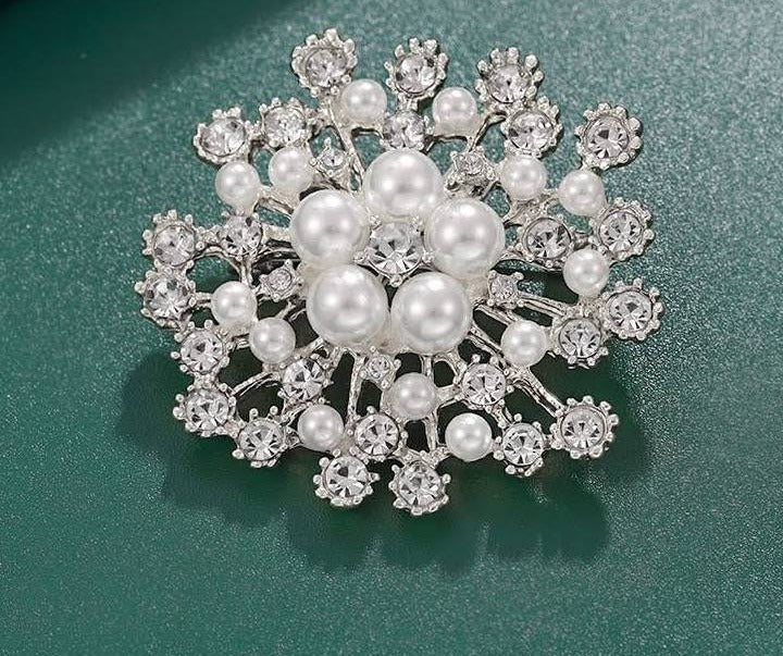 Mollina Pearl Brooch