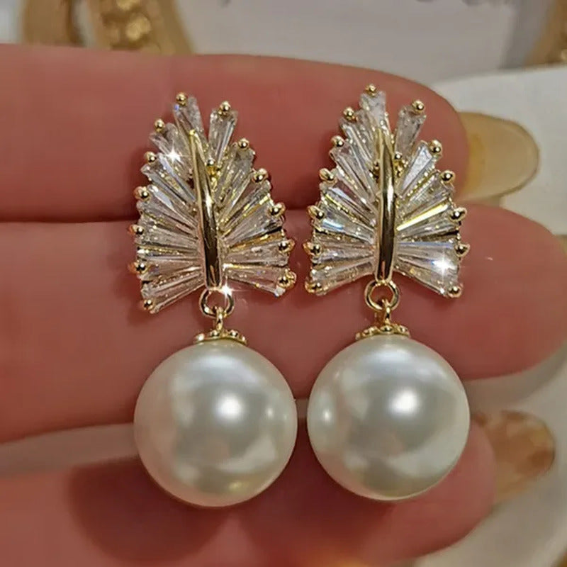 Mellony Crystal Pearl Earrings